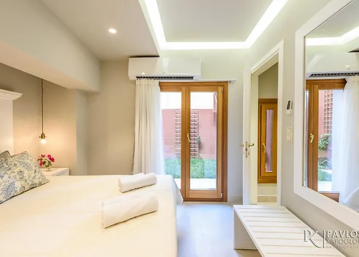 Candia Suites & Rooms