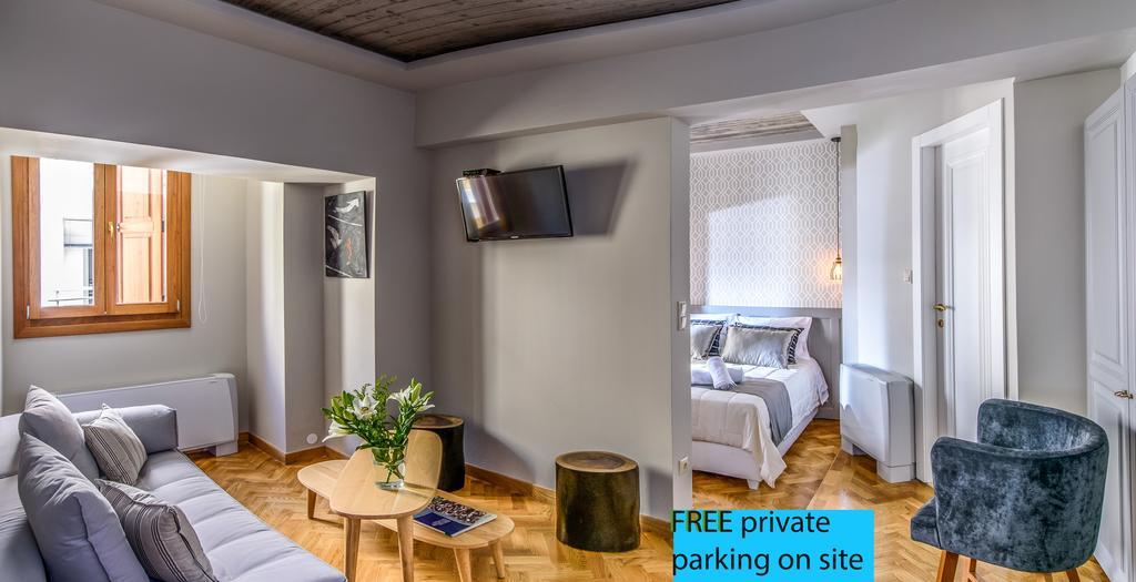 & Апартаменты